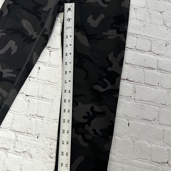 Zyia leggings size 4 - Picture 4 of 5